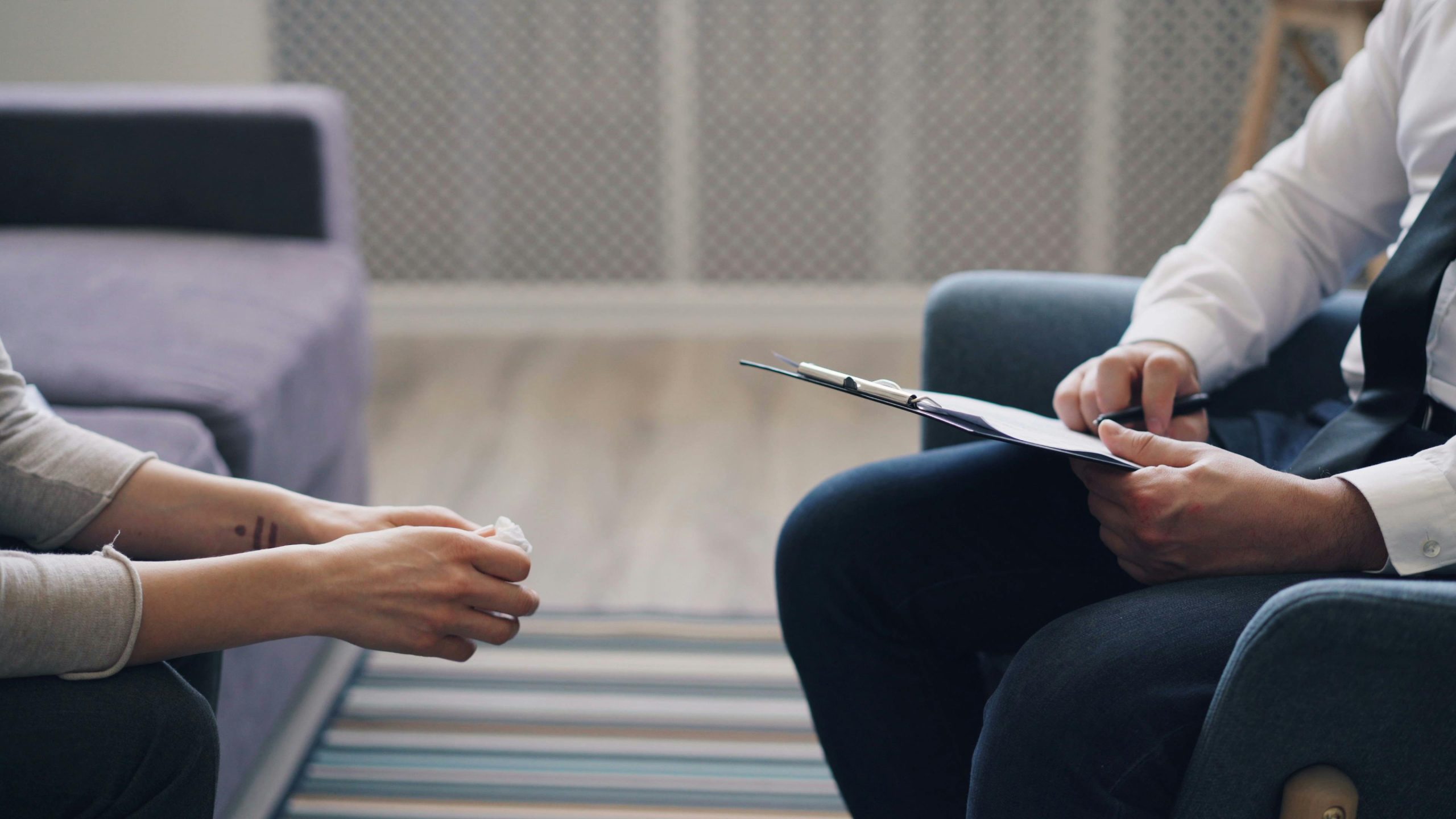 Relationship Coach vs Therapist: What’s the Difference?